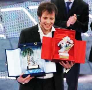 raphael-gualazzi-sanremo2011.jpg